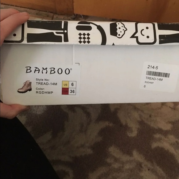 Super cute pink holographic boots - Picture 4 of 7